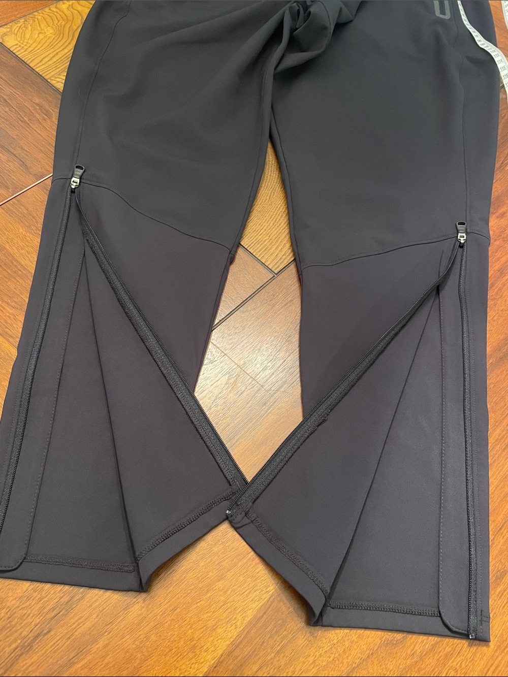 Under Armour Black Jogger Pants with Reflective Zippers C95 - Picture 13 of 13